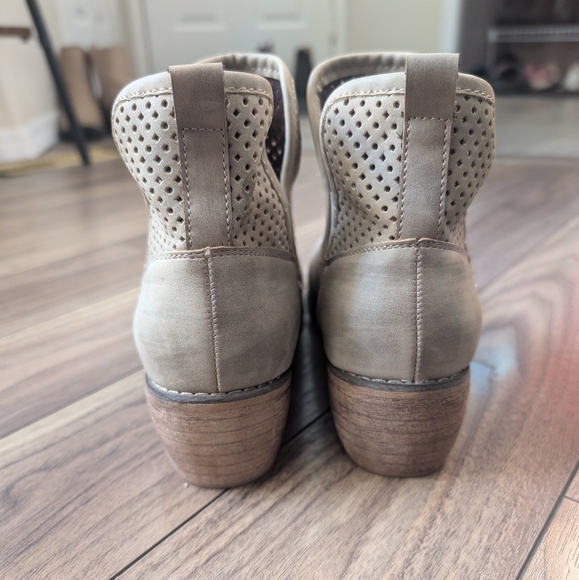 Natural Reflections Reena western ankle boot - Picture 2 of 5